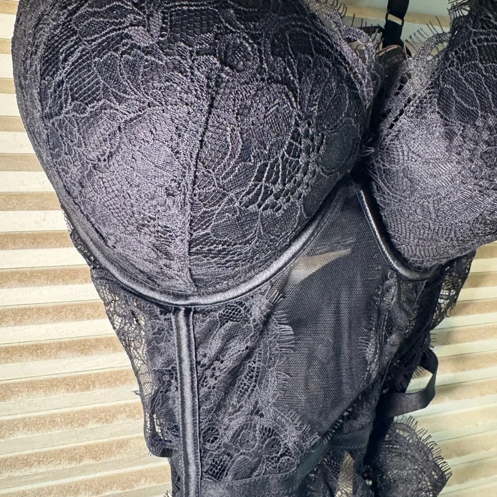 Victoria’s Secret Black Lace Bodysuit Teddy Lingerie XL Sheer Sexy One-Piece NWT - Picture 2 of 4